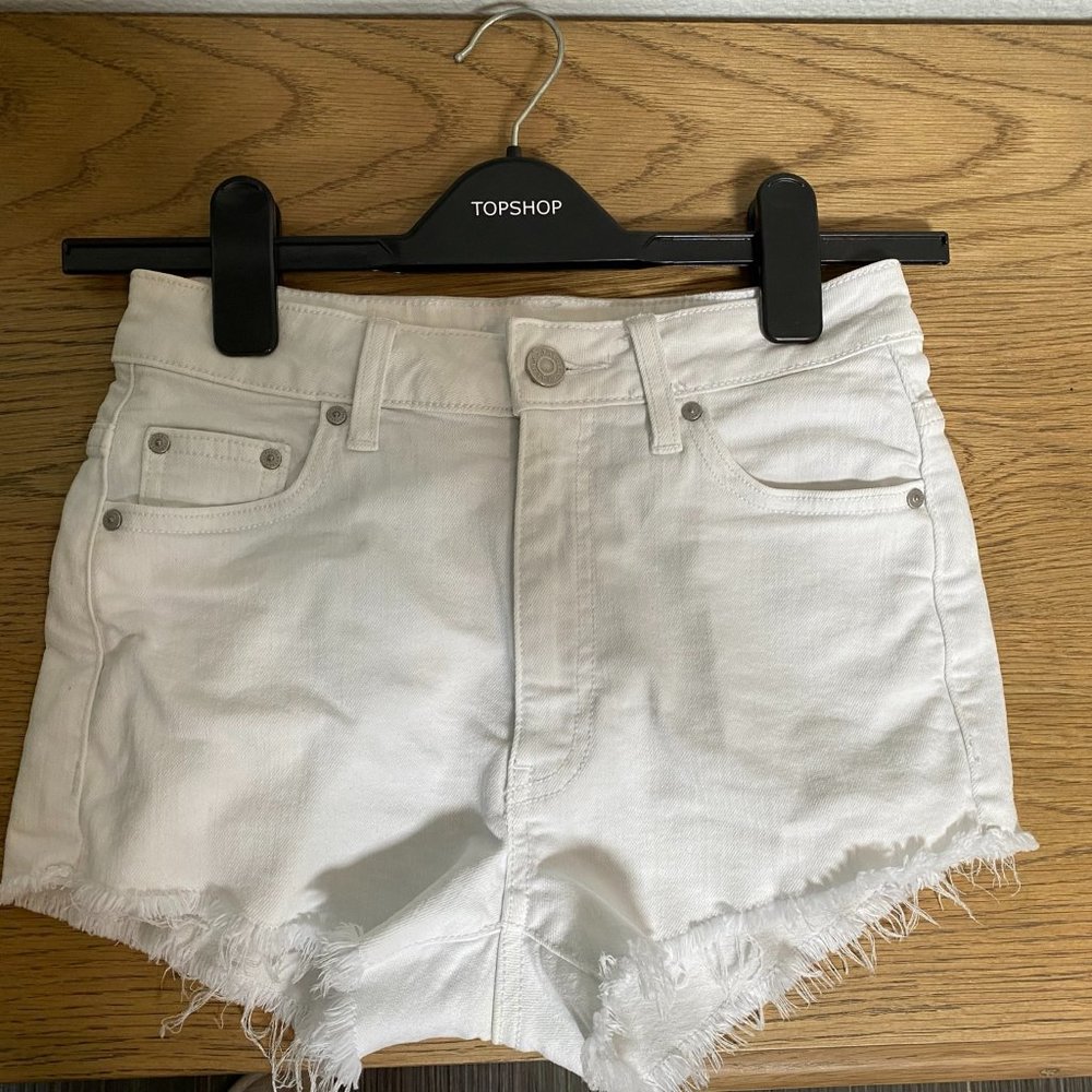 Aritzia Talula White Denim Shorts Size 25